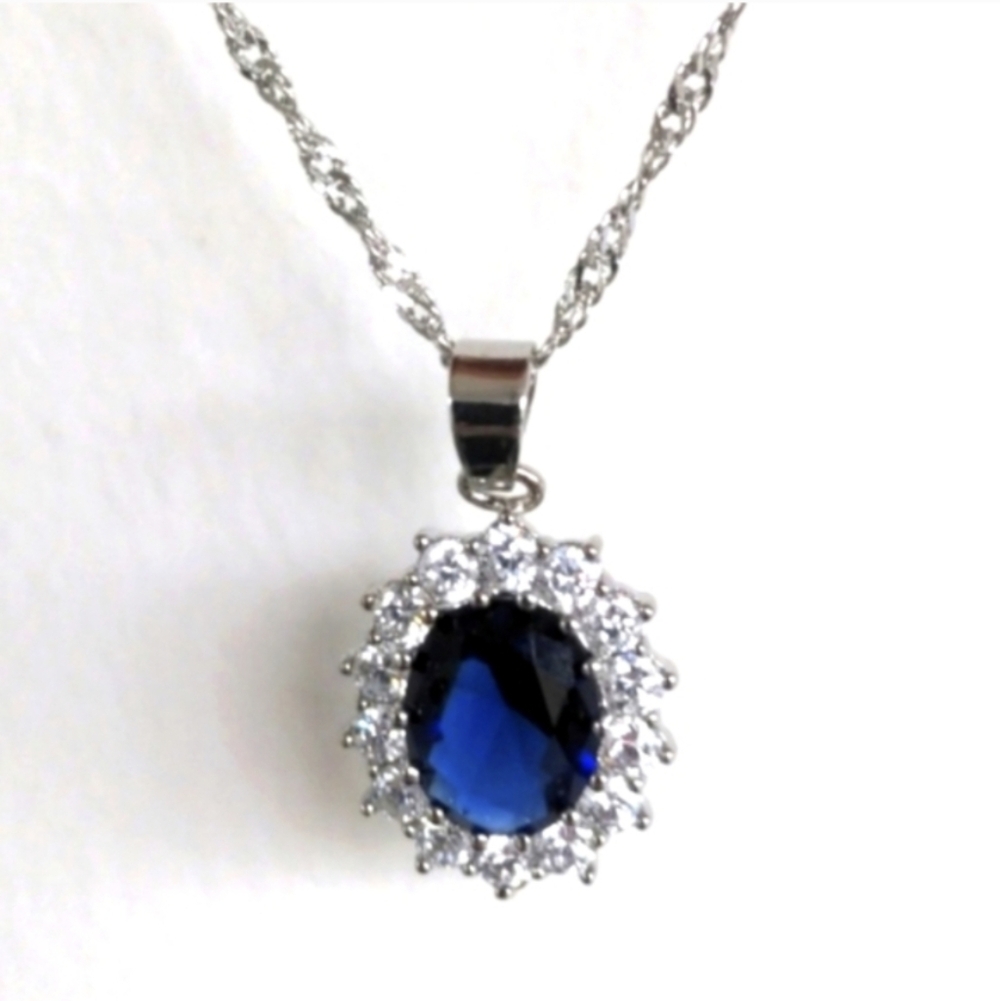 New 18K Gold Plated Halo Necklace With Blue Sapphire - Like Crystal